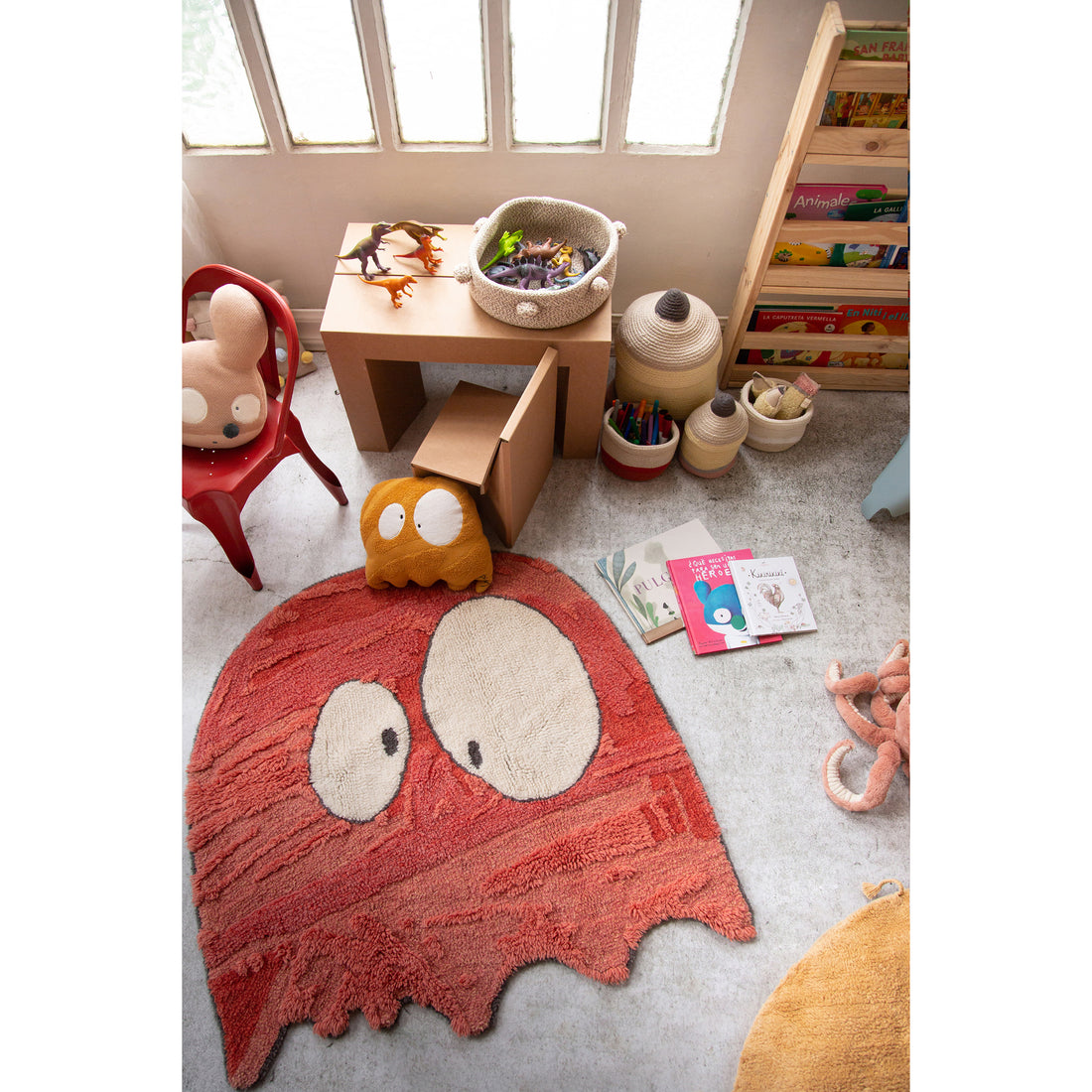 lorena-canals-ghosty-machine-washable-knitted-cushion- (9)