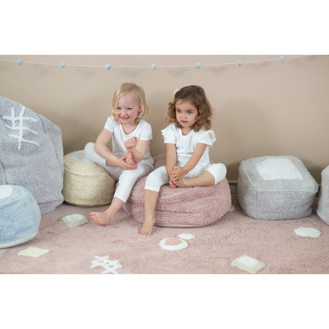 lorena-canals-pyjama-party-marshmallow-square-pearl-grey-machine-washable-pouffe- (11)