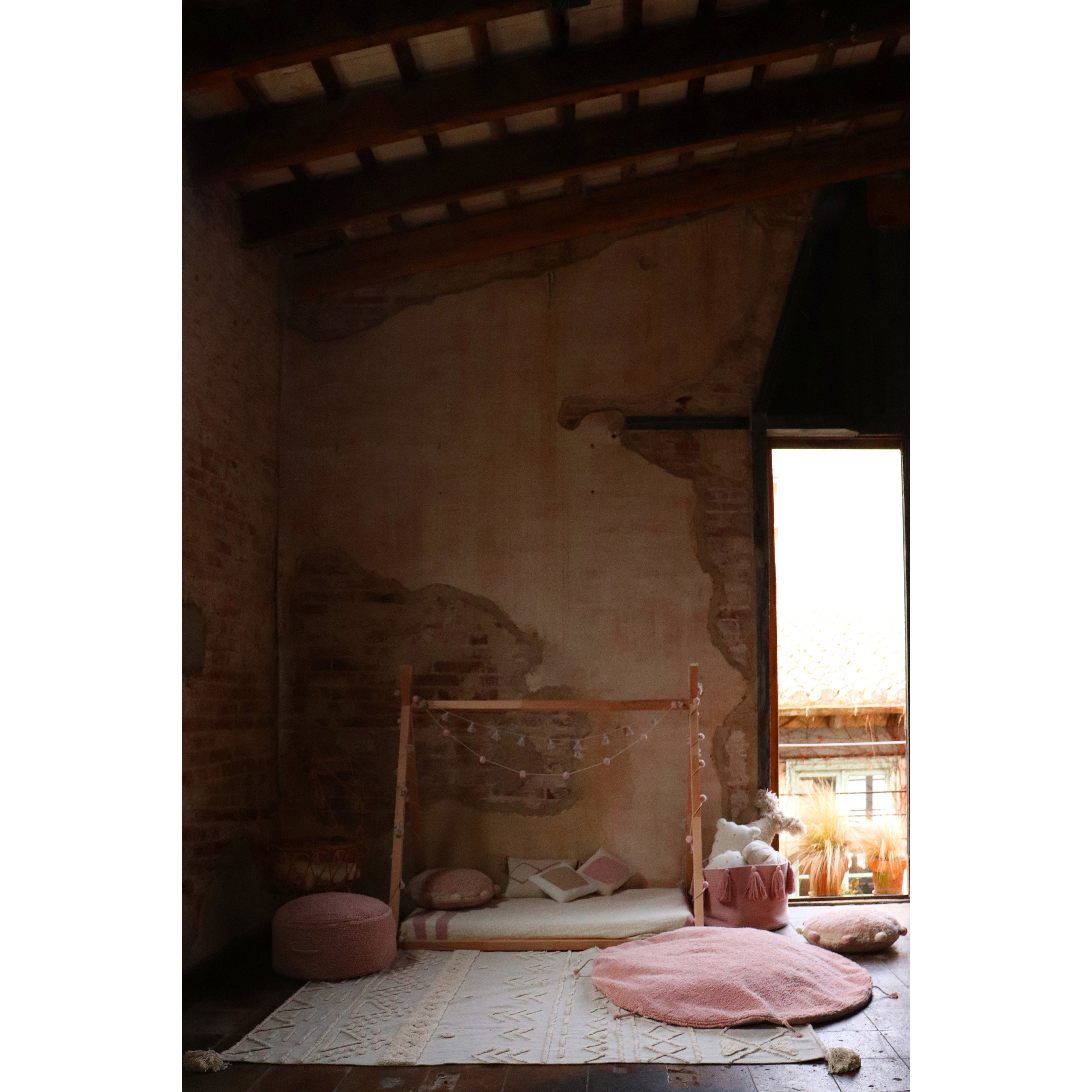 lorena-canals-re-edition-pyjama-party-sleepover-lou-vintage-nude-machine-washable-rug-&-pouffe- (8)