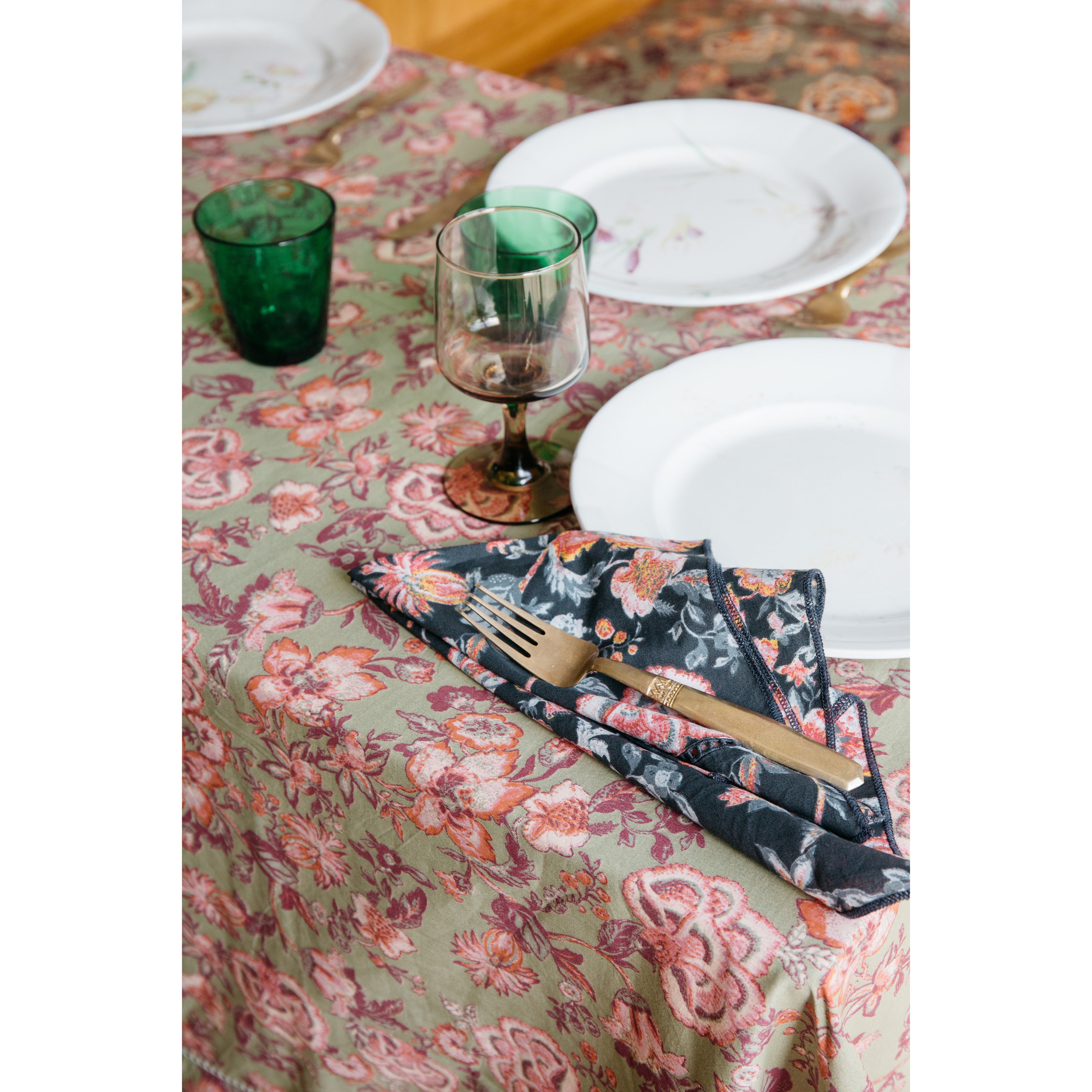 louise-misha-table-napkin-carlotta-charcoal-tpical-loon-mish-w22t0424-khaki-os- (10)
