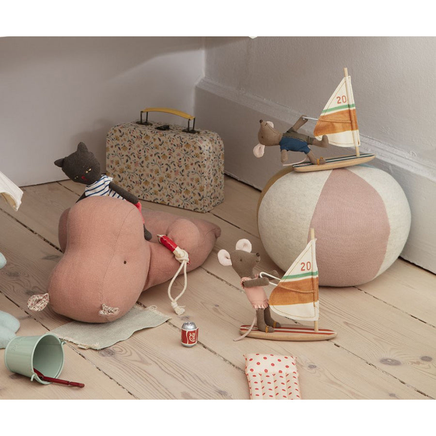 maileg-beach-mice-surfer-little-sister-mail-17210400- (2)