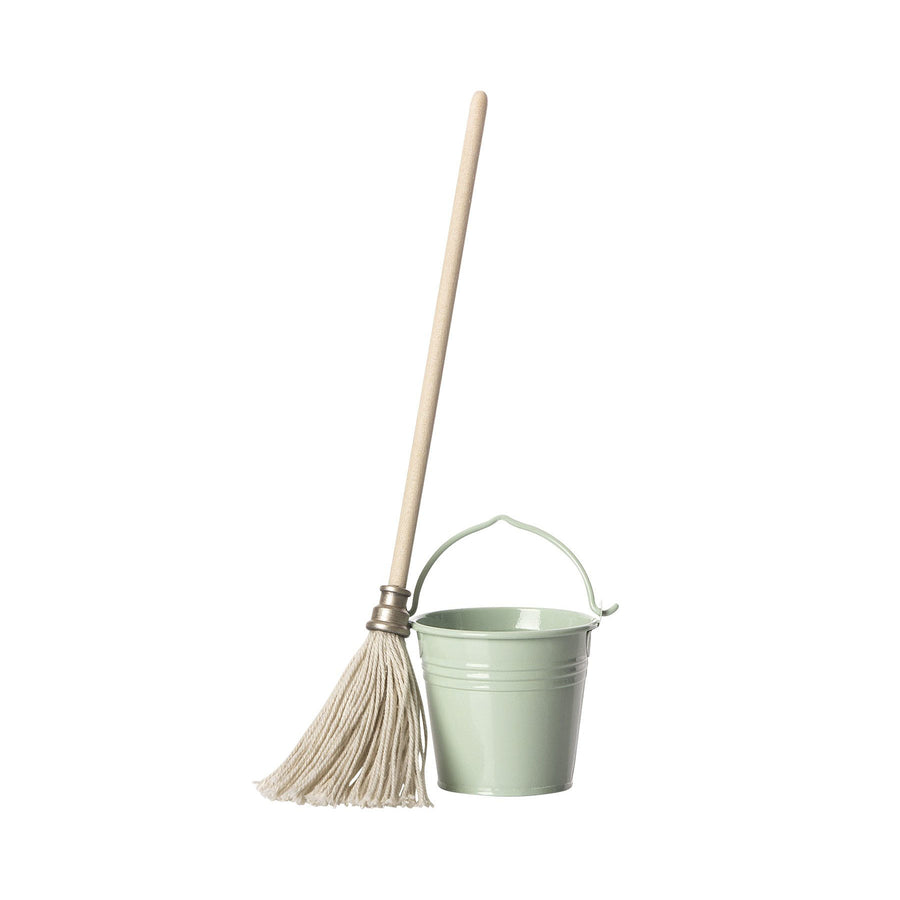 maileg-bucket-&-mop-01