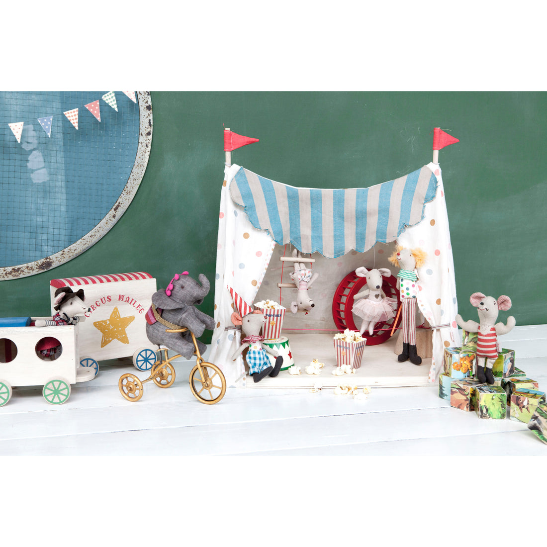 maileg-circus-with-3-circus-mouse- (6)