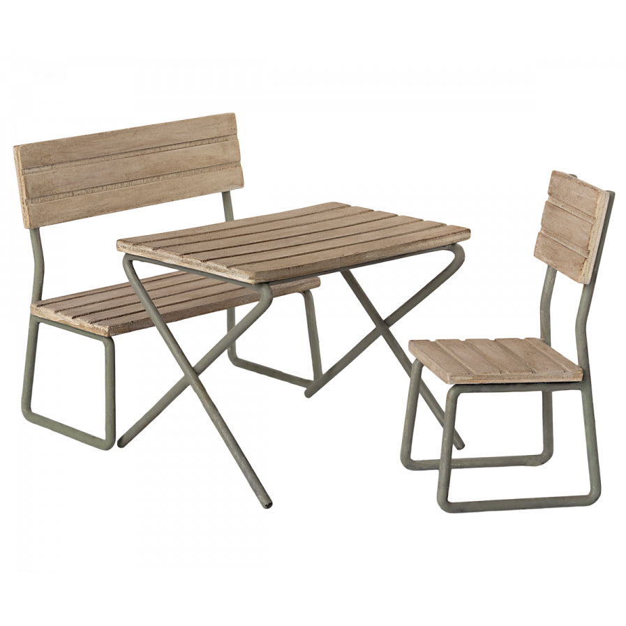 maileg-garden-set-table-w-chair-and-bench- (2)