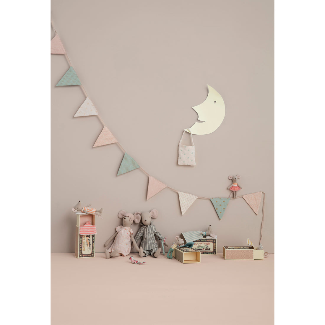 maileg-little-sister-mouse-in-box- (6)
