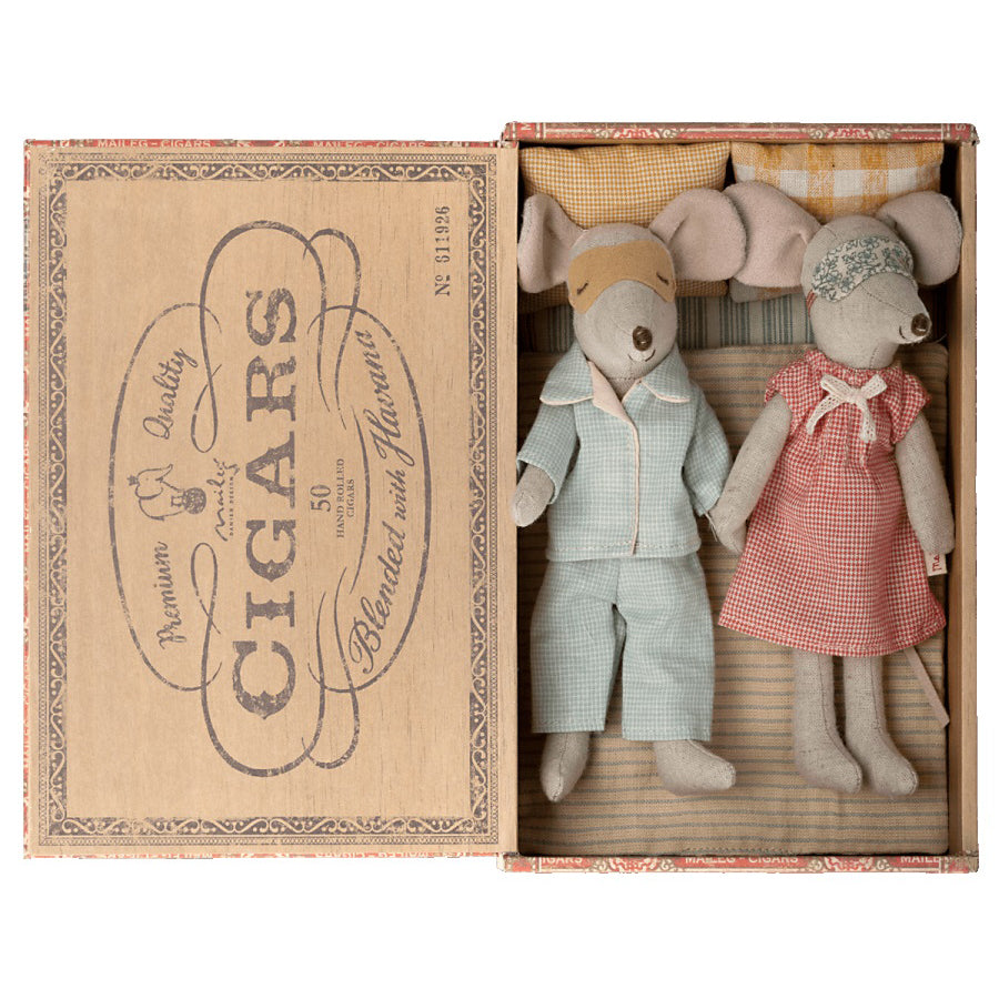 maileg-mum-and-dad-mice-in-cigarbox-mail-17230101- (2)