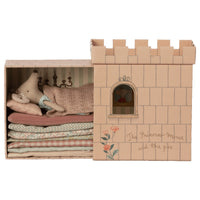maileg-princess-and-the-pea-big-sister-mouse-mail-16173501- (4)