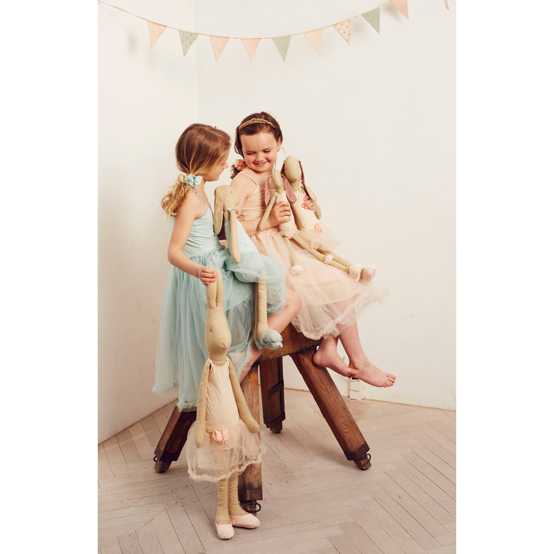 maileg-rabbit-ballerina-rose-mega-maxi- (7