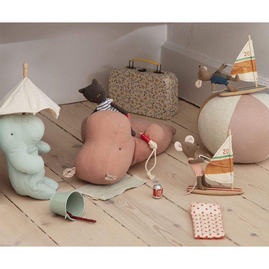 maileg-safari-friends-medium-hippo-old-rose-mail-16260201- (2)