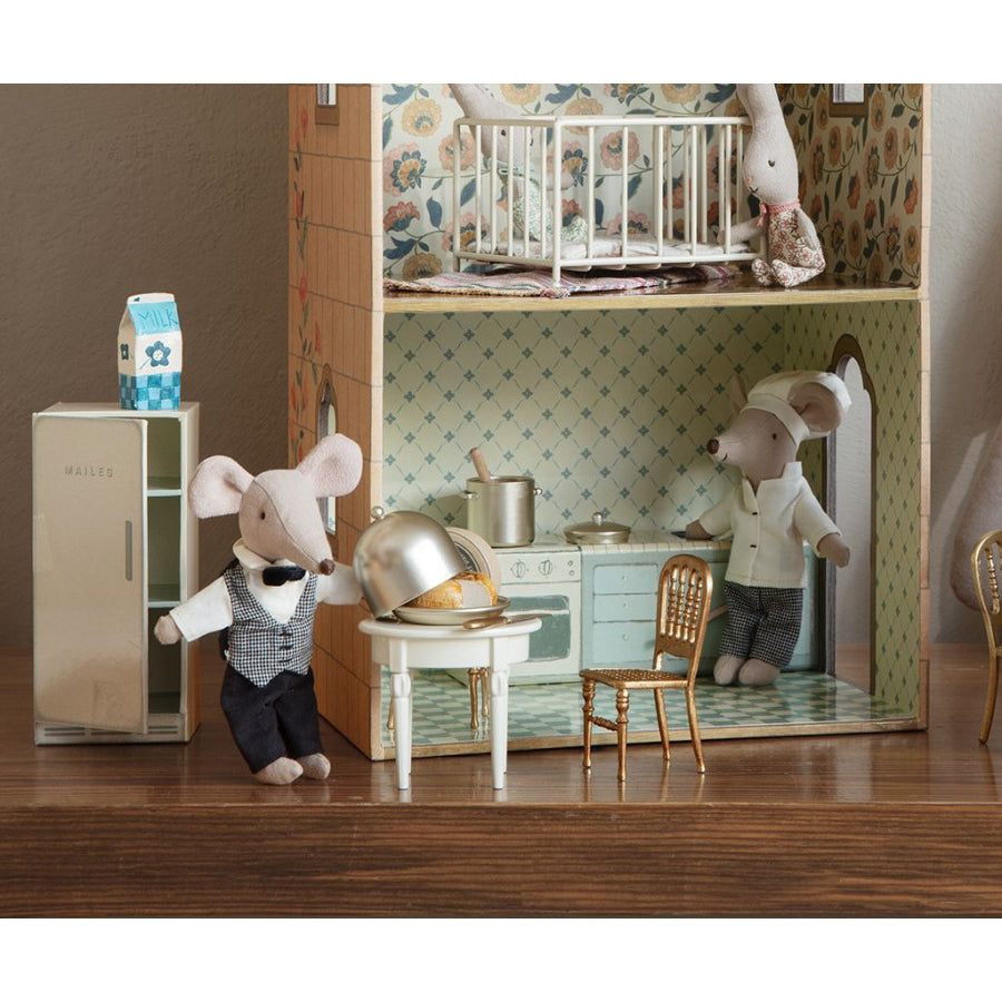 maileg-side-table-mouse-mail-11210500- (2)