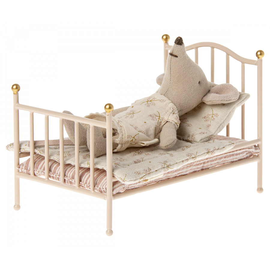 maileg-vintage-bed-mouse-rose-mail-11211800- (3)