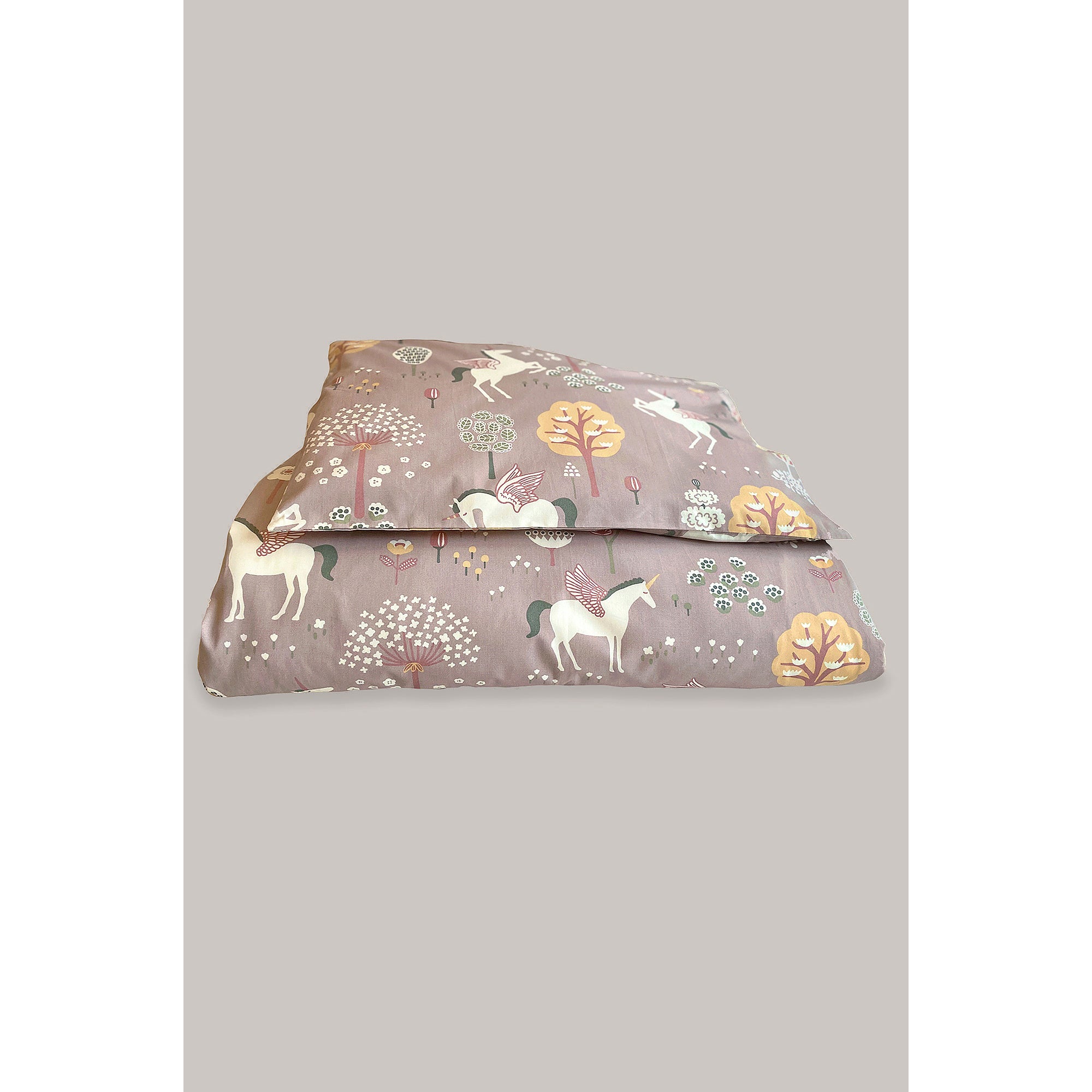 majvillan-bedlinen-set-crib-true-unicorns-lilac- (1)