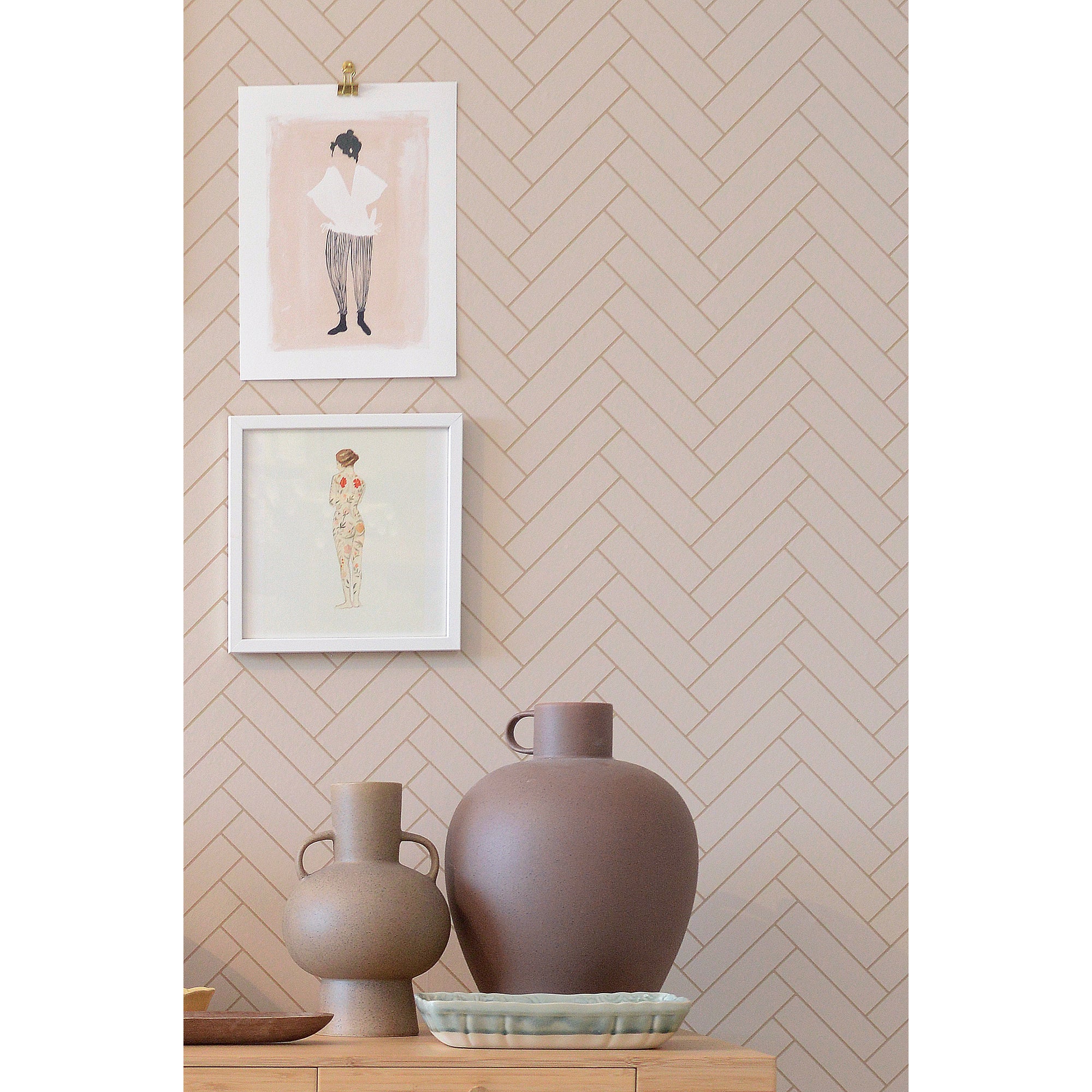 majvillan-wallpaper-herringbone-sandy-beige-majv-144-01- (4)