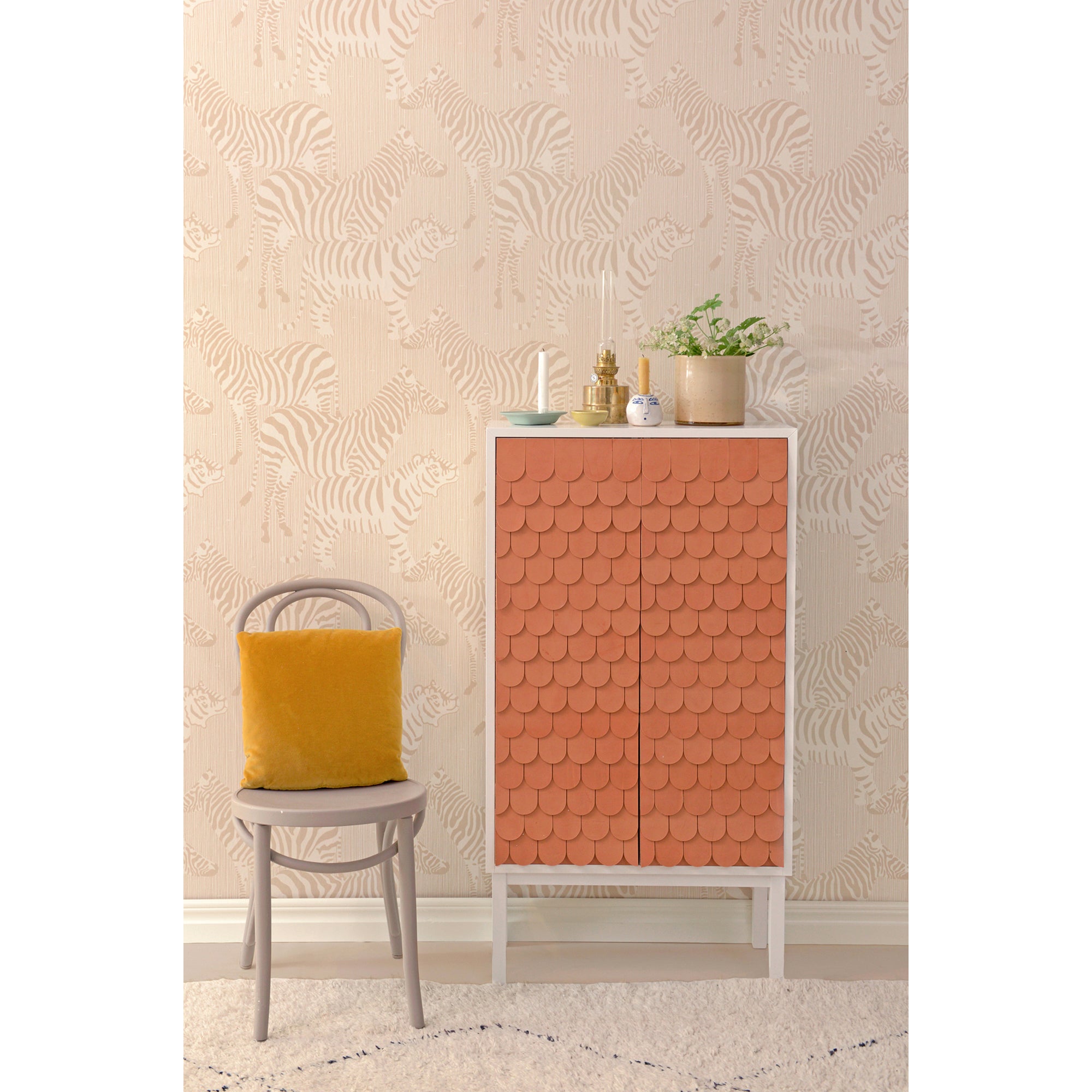 majvillan-wallpaper-safari-stripes-dusty-beige-majv-141-02- (3)