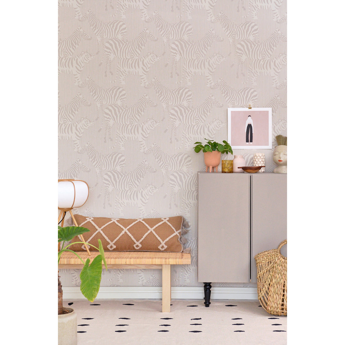 majvillan-wallpaper-safari-stripes-warm-grey-majv-141-01- (5)