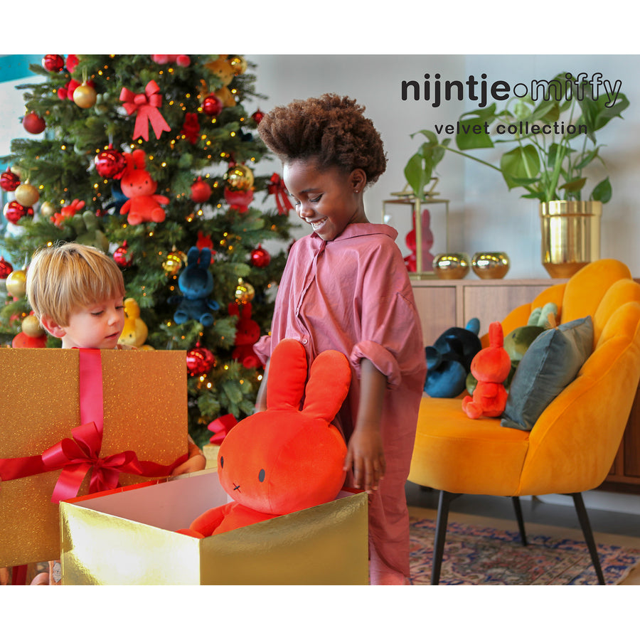 miffy-sitting-velvet-candy-orange- (2)