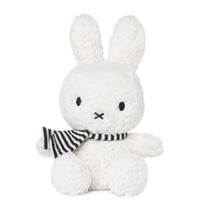 miffy-winter-sitting- (2)