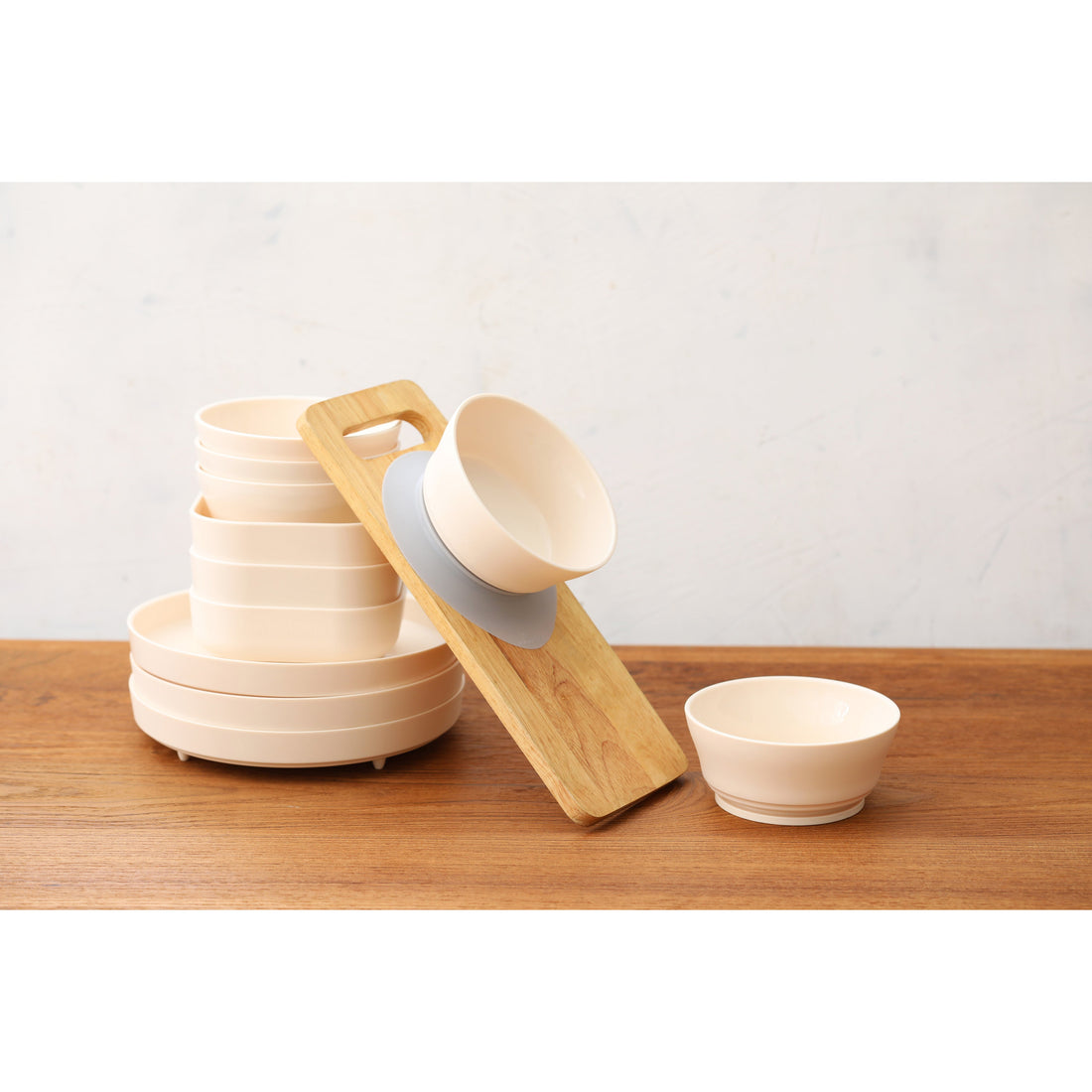 miniware-first-bite-set-pla-cereal-suction-bowl-vanilla-+-silicone-spoon-and-cover-in-cotton-grey- (18)