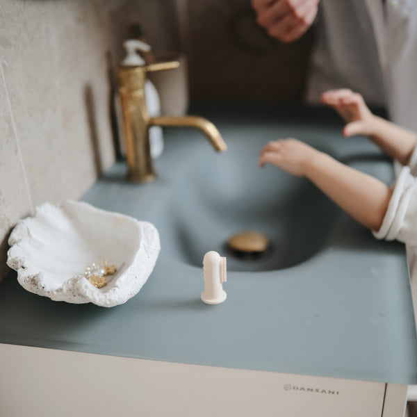 mushie-finger-toothbrush-blush-shifting-sand-mush-2550254- (4)