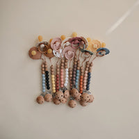 mushie-pacifier-clip-cleo-muted-yellow-mush-2100123- (3)