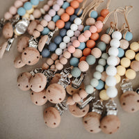 mushie-pacifier-clip-eden-cadet-blue-mush-2110130- (3)