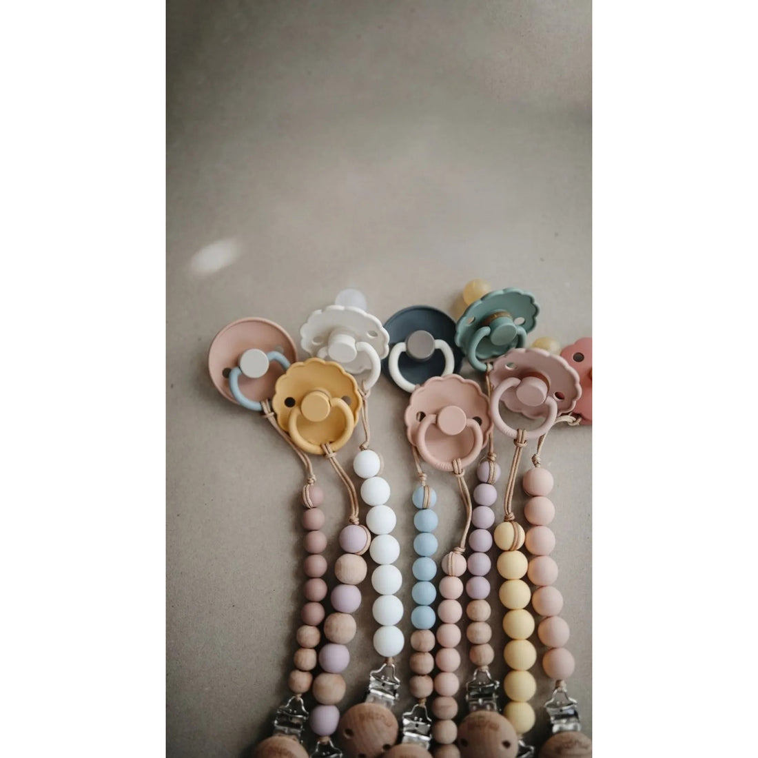 mushie-pacifier-clip-eden-sage-mush-2110163- (2)