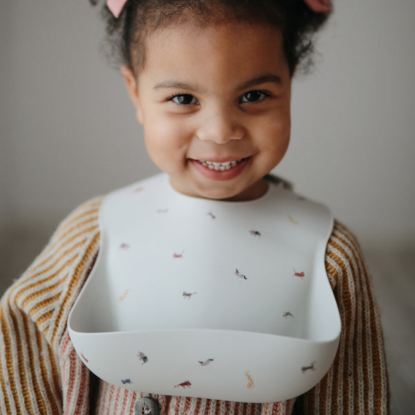 mushie-silicone-baby-bib-brown-safari-mush-2500029- (2)