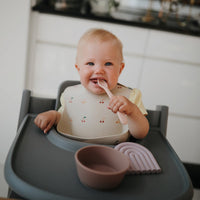 mushie-silicone-baby-bib-cherries-mush-2500033- (2)