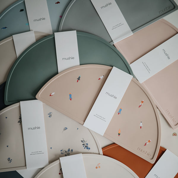 mushie-silicone-place-mat-cambridge-blue-mush-2370031- (3)