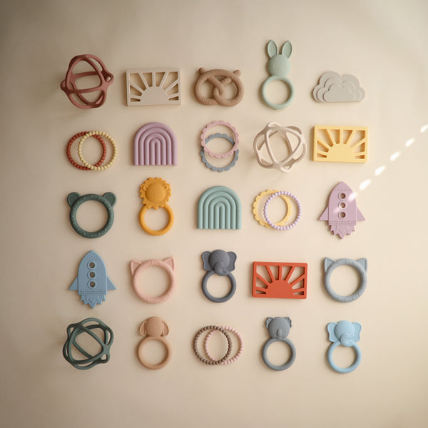mushie-teether-rocket-soft-lilac-mush-2560456- (2)