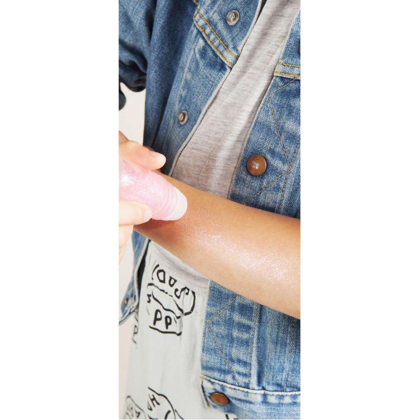 nailmatic-kids-totem-pretty-building-lip-gloss-blackberry-nail-polish-elliot-body-rollete-cherry- (4)