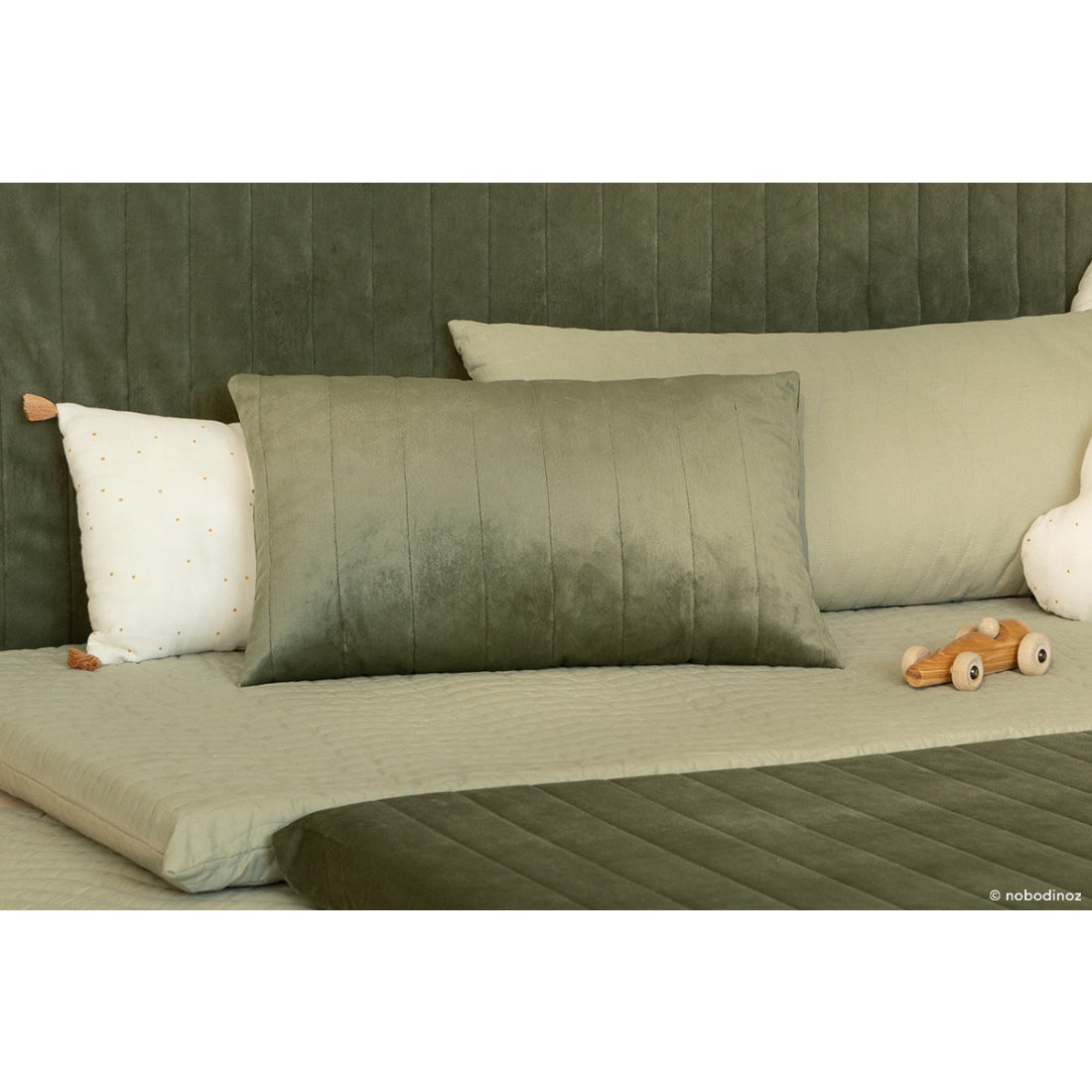 nobodinoz-akamba-velvet-cushion-olive-green-nobo-4920607- (3)