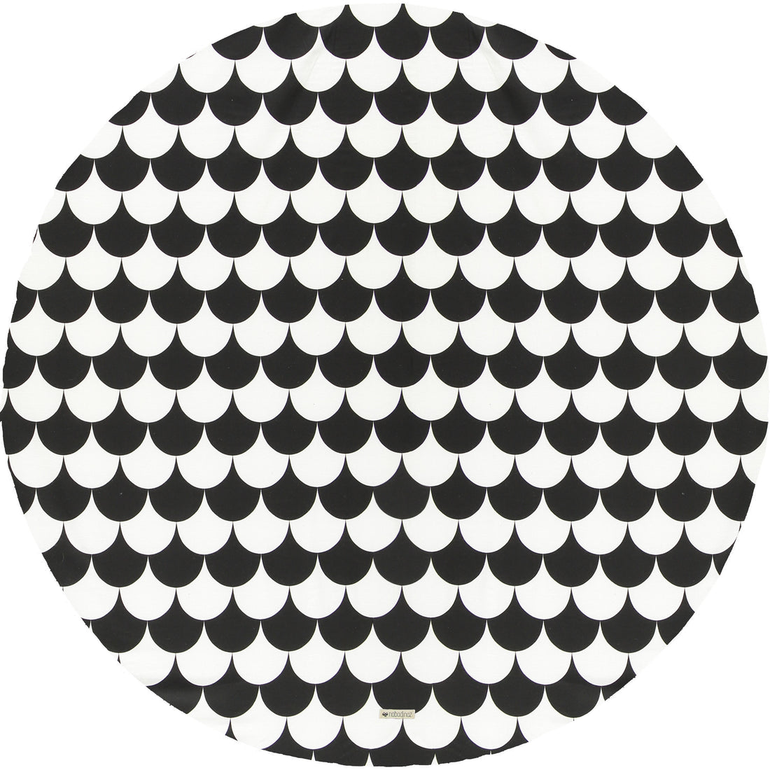 nobodinoz-apache-carpet-black-scales- (1)