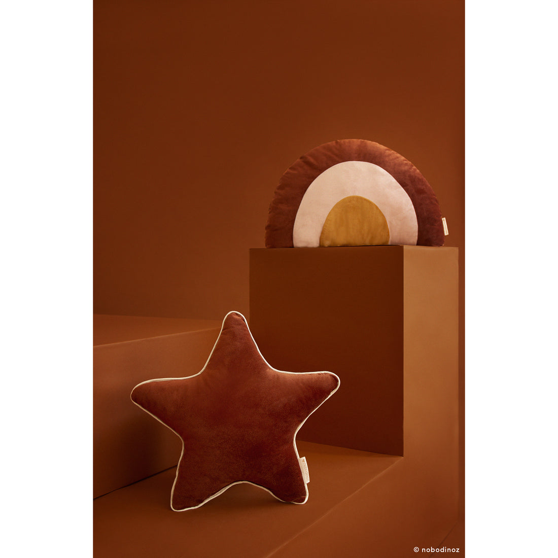 nobodinoz-aristote-star-velvet-cushion-wild-brown- (5)