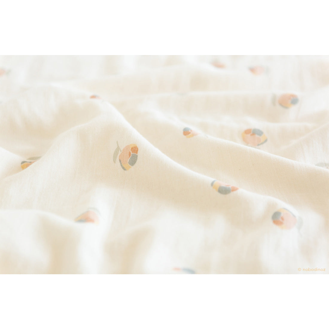 nobodinoz-baby-love-swaddle-blossom- (5)
