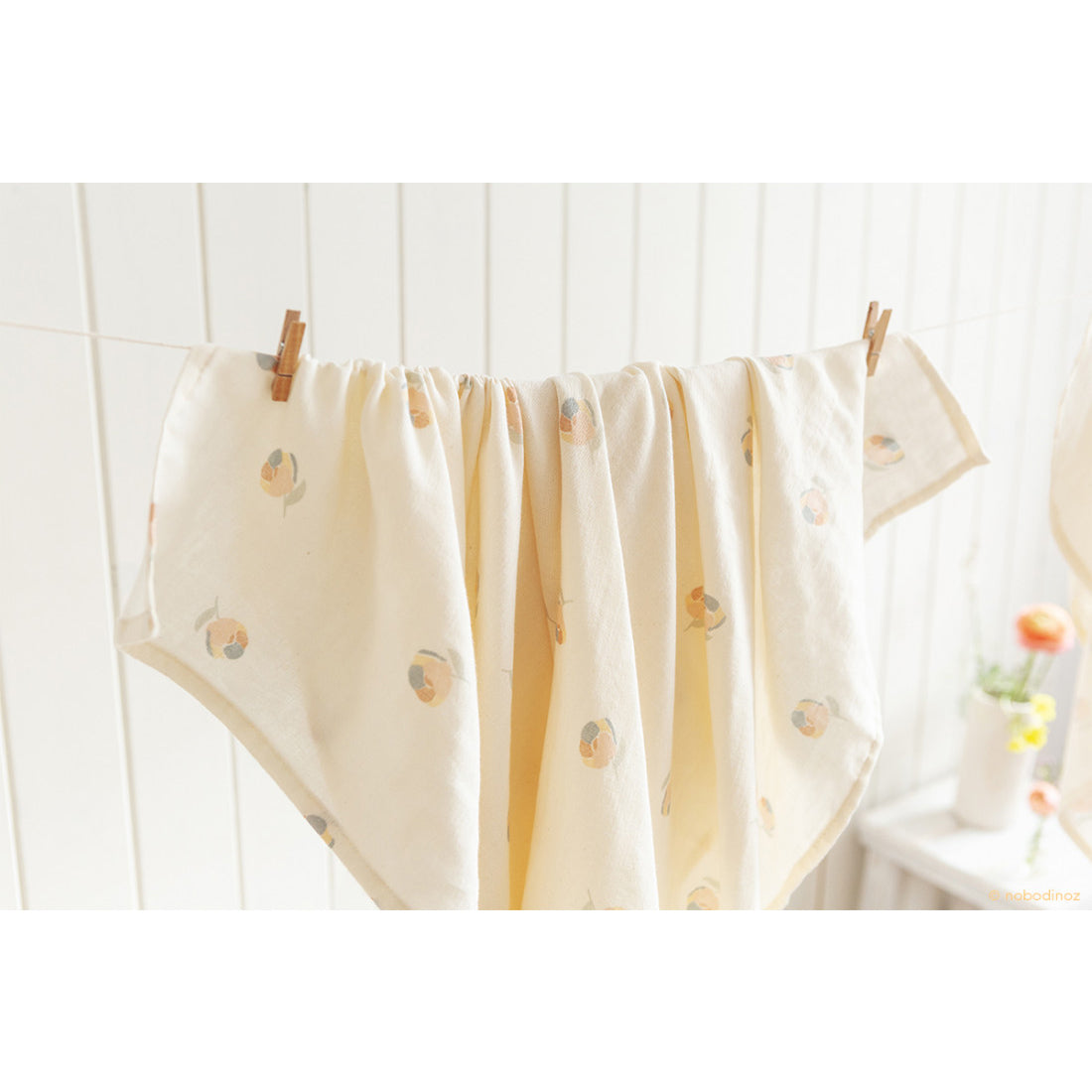 nobodinoz-baby-love-swaddle-blossom- (6)