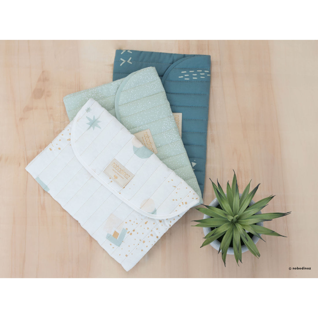 nobodinoz-bagatelle-pouch-white-bubble-aqua- (5)