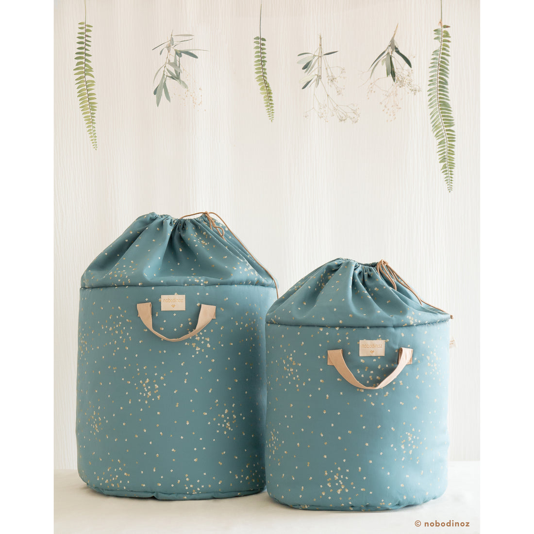 nobodinoz-bamboo-toy-bag-large-gold-confetti-magic-green- (5)