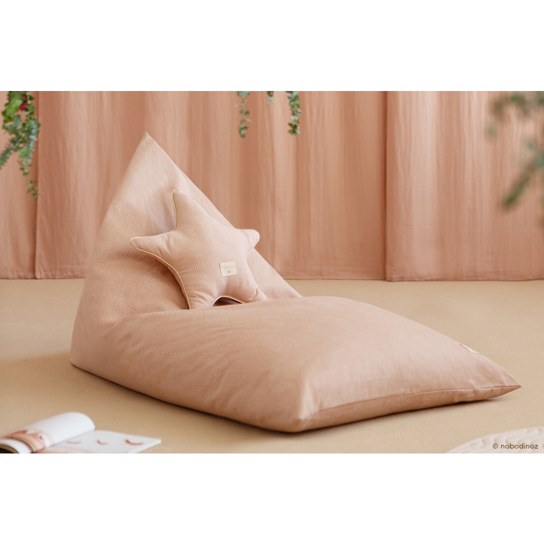 nobodinoz-beanbag-essaouira-white-bubble-misty-pink- (3)