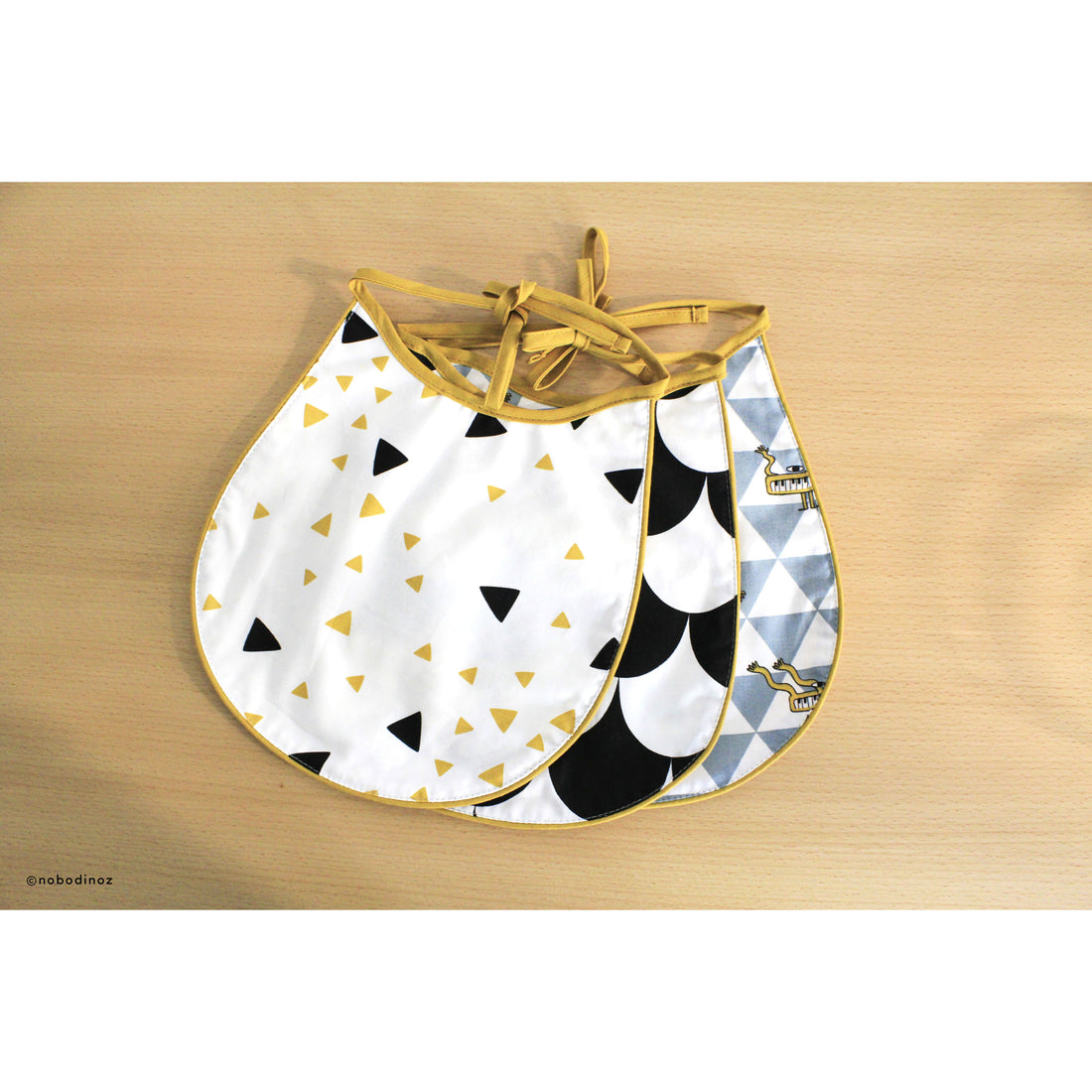 nobodinoz-bib-oil-cloth-black-scale- (2)