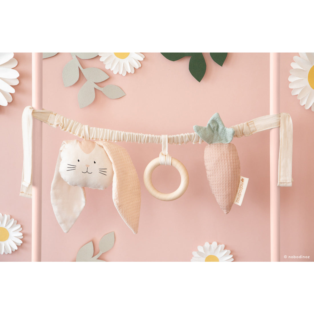 nobodinoz-bunny-&-carrot-pram-chain- (3)