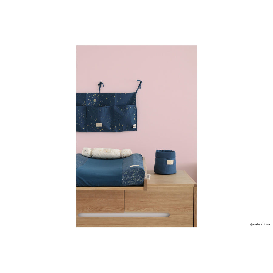nobodinoz-changing-pad-nomad-gold-bubble-night-blue- (11)