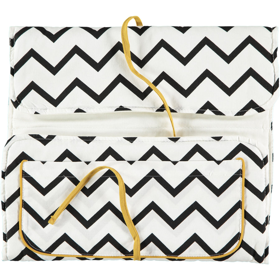 nobodinoz-changing-pad-zigzag-black-01