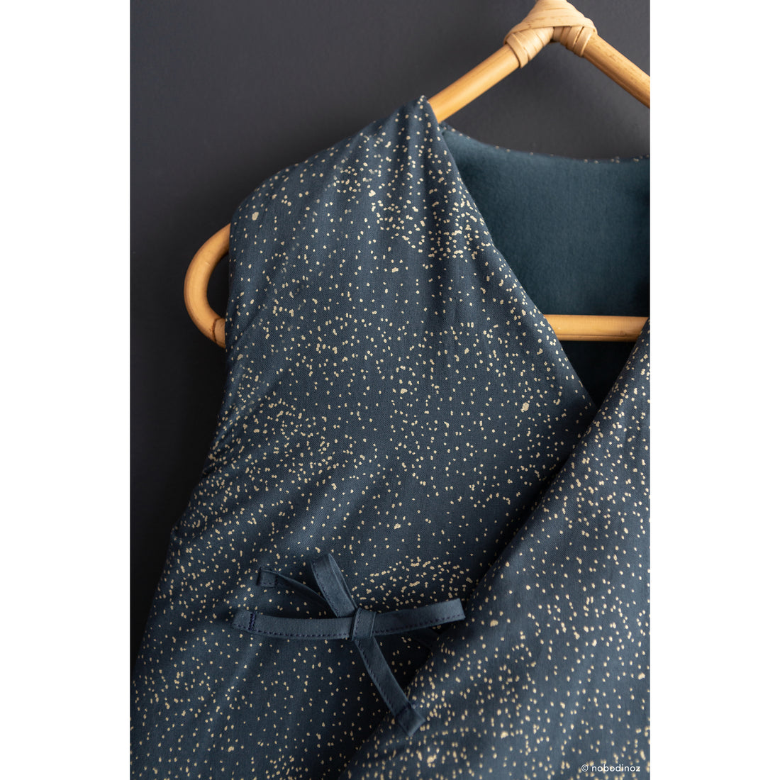 nobodinoz-cloud-winter-sleeping-bag-gold-bubble-night-blue- (3)