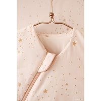 nobodinoz-cocoon-mid-season-sleeping-bag-gold-stella-dream-pink- (3)
