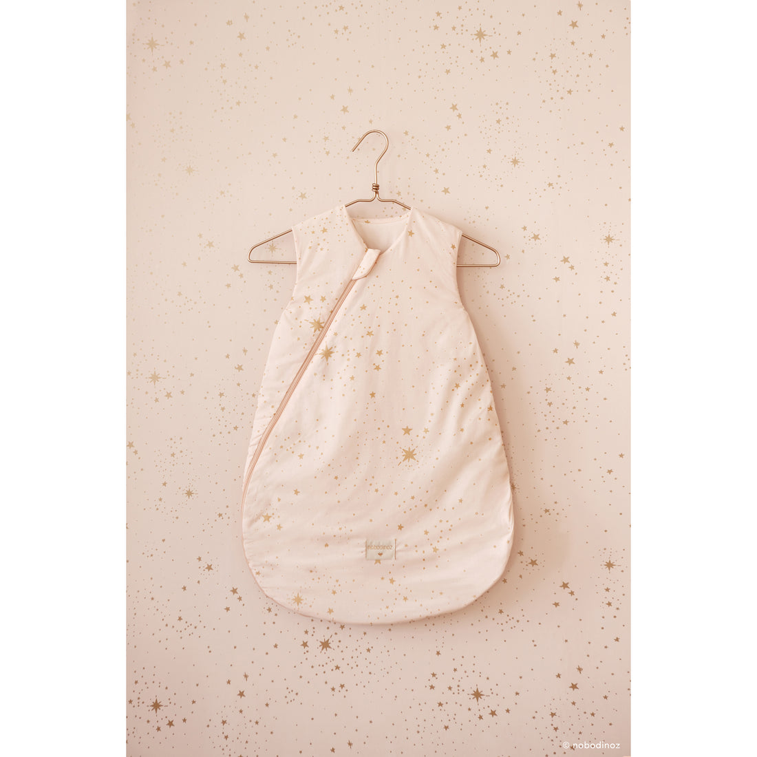 nobodinoz-cocoon-mid-season-sleeping-bag-gold-stella-dream-pink- (5)