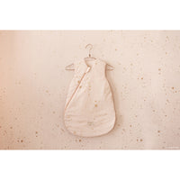nobodinoz-cocoon-mid-season-sleeping-bag-gold-stella-dream-pink- (6)