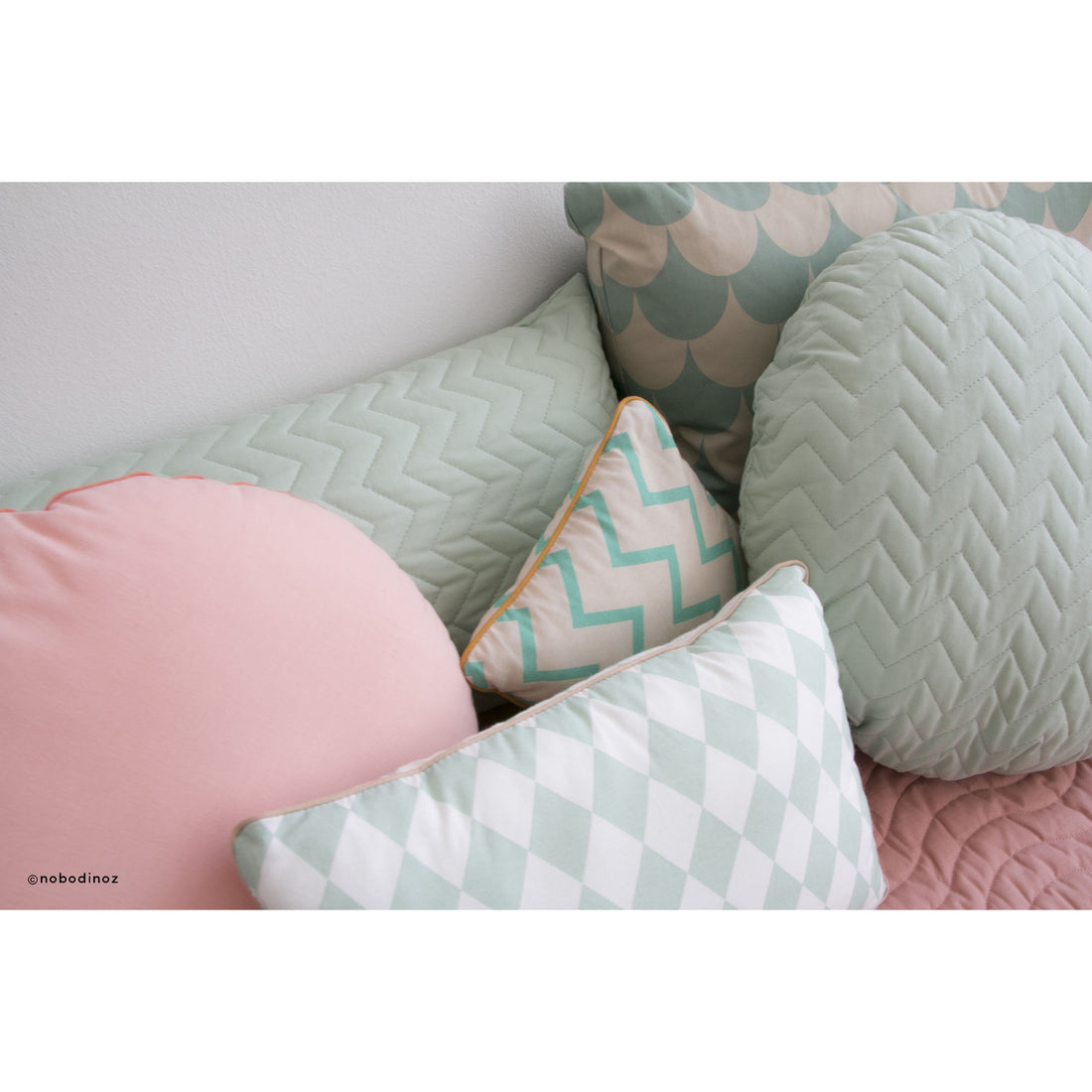 nobodinoz-cushion-joe-zigzag-green- (3)
