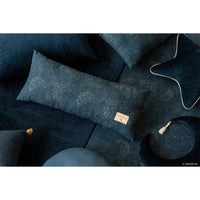 nobodinoz-hardy-long-cushion-gold-bubble-night-blue- (2)