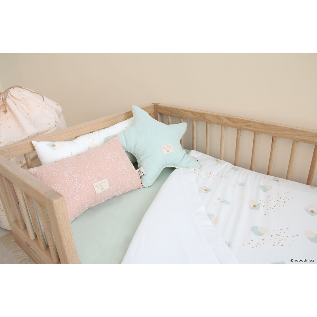 nobodinoz-laurel-cushion-aqua-eclipse-white- (2)